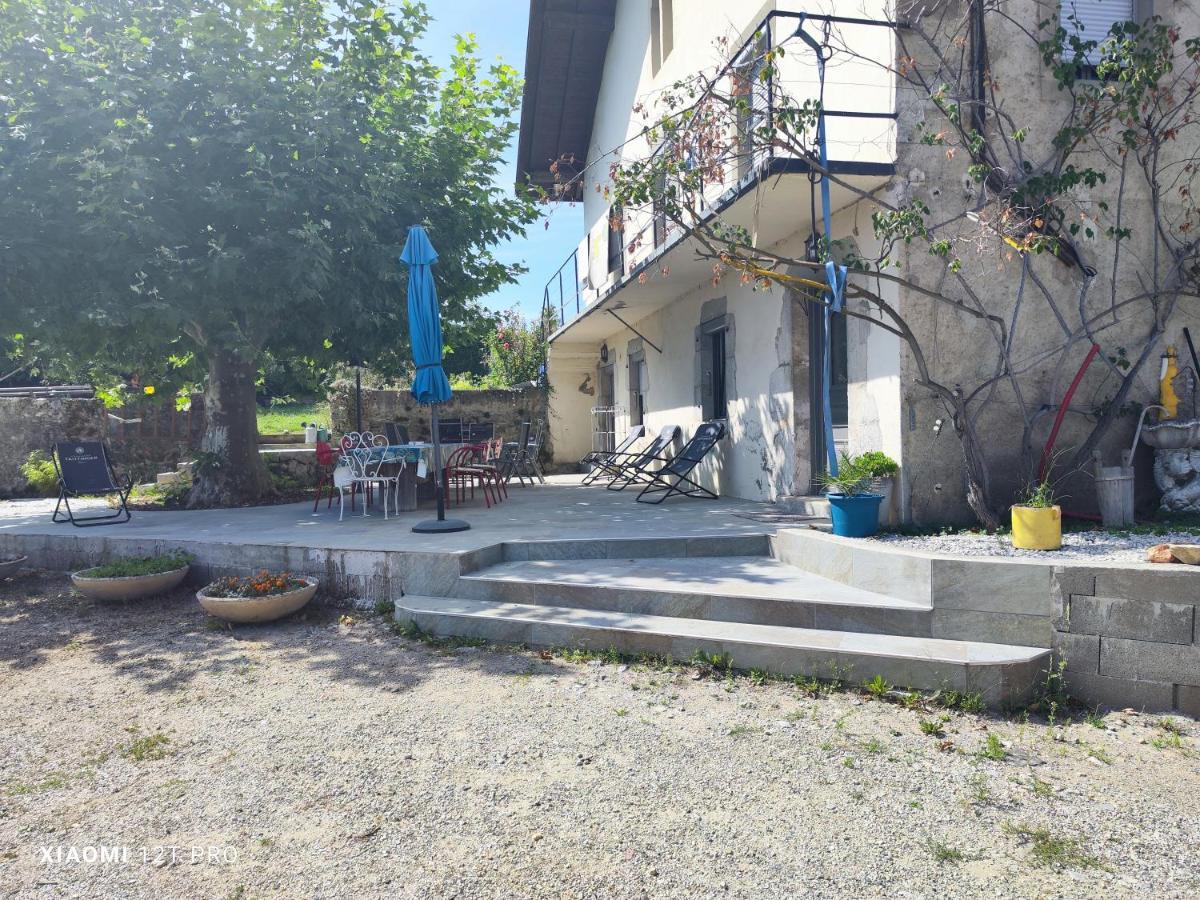 Appartement Renovee Dans Maison Ancienne Amancy Exterior foto